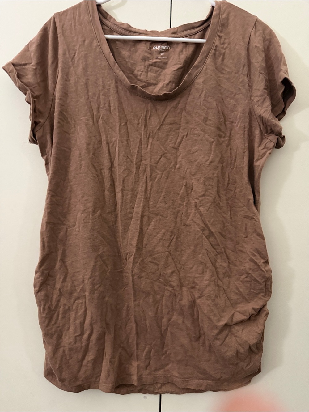 Old Navy Short Sleeve Scoop Neck Top in Mauve Brown maternity